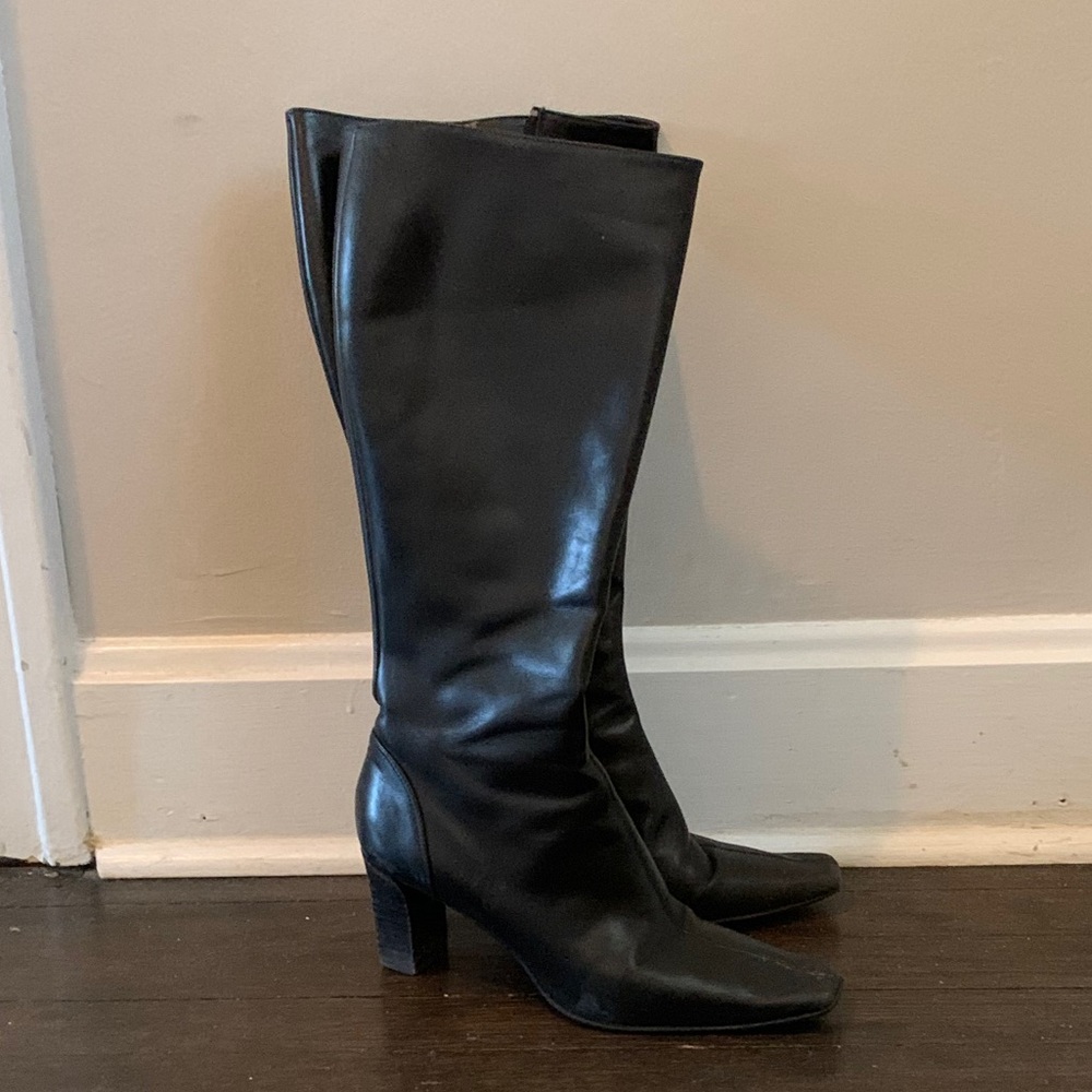 Like New Ann Taylor “Lucy” Heeled Boots